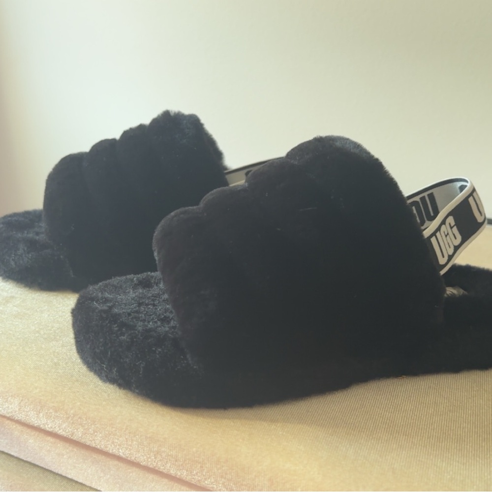 Taavi ‘s Threads: UGG K Fluff Yeah Black Fluffy Slippers